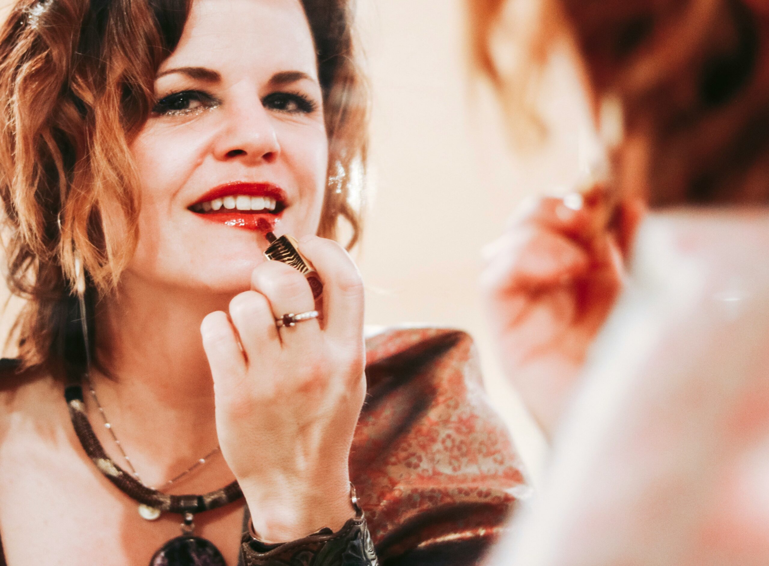 How to Master Chic Makeup Styles: The Ultimate Guide to Editorial Makeup Magic