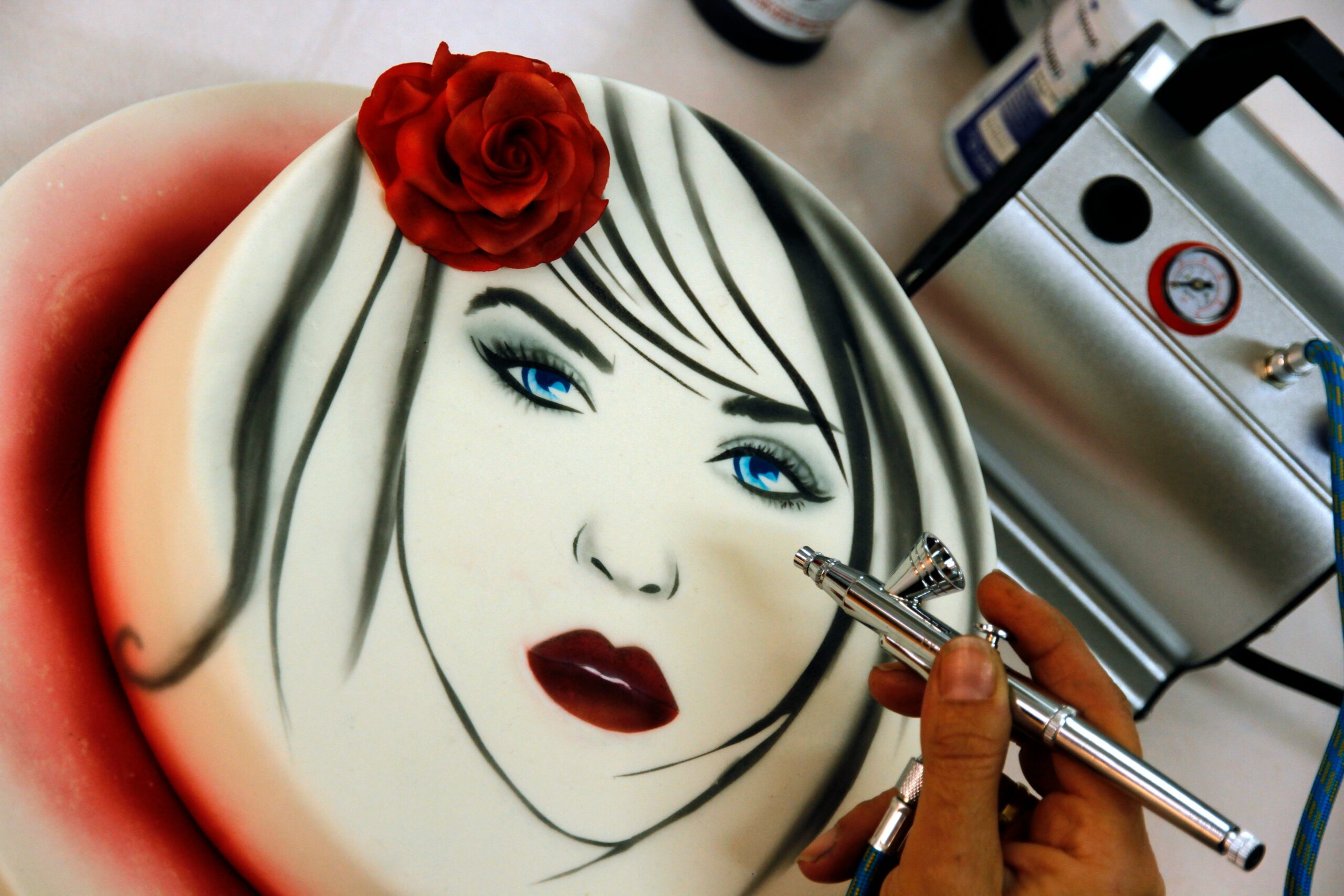 The Art of Experimental Makeup: Pushing Boundaries While Staying Stunning