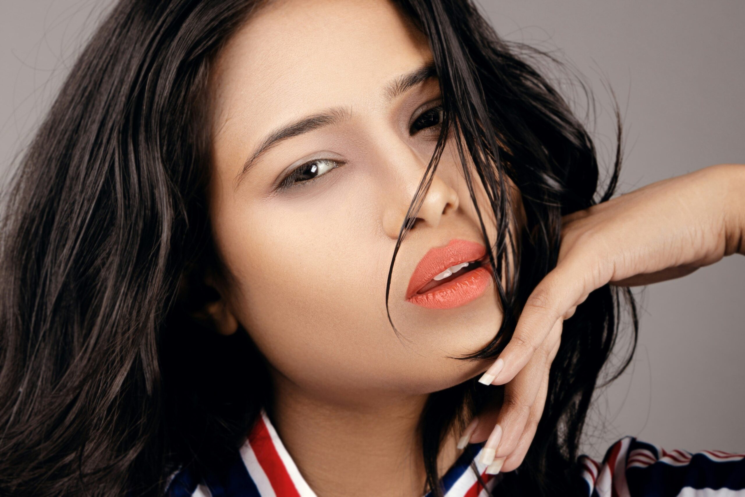 Futuristic Makeup Looks: How to Master Editorial Glam Like a Pro